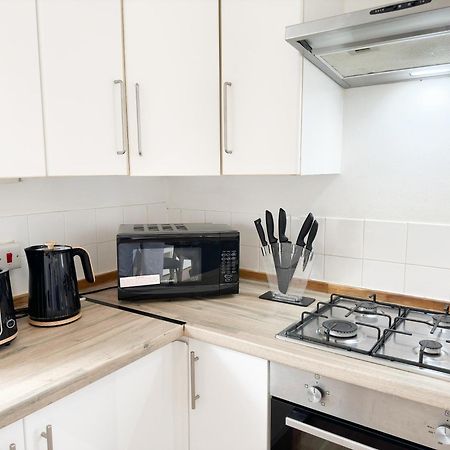 Apartamento Charming Flats With Fast Wifi On The Famous Abbey Road Londres Exterior foto
