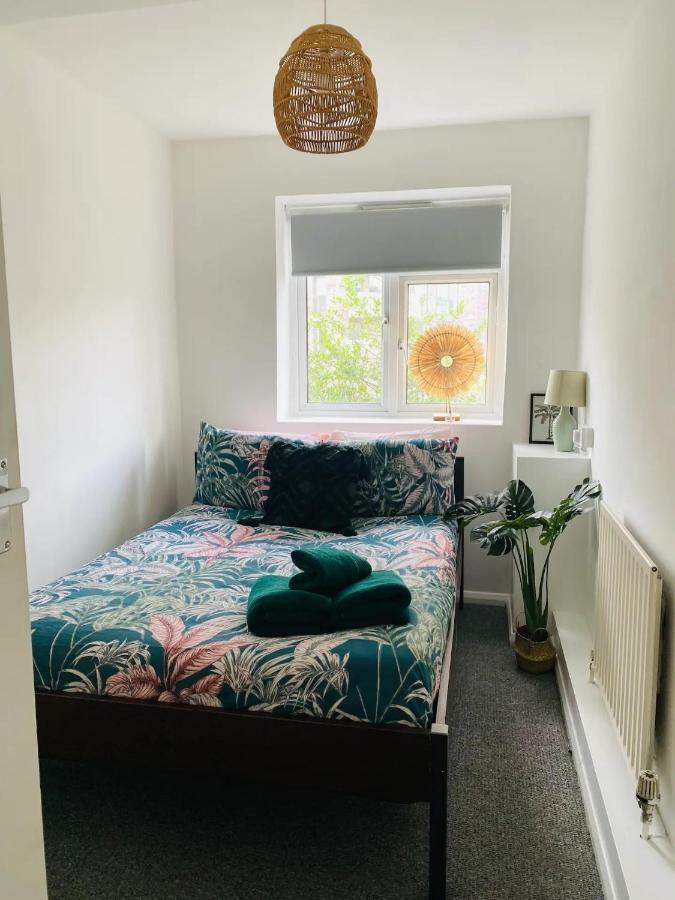 Apartamento Charming Flats With Fast Wifi On The Famous Abbey Road Londres Exterior foto