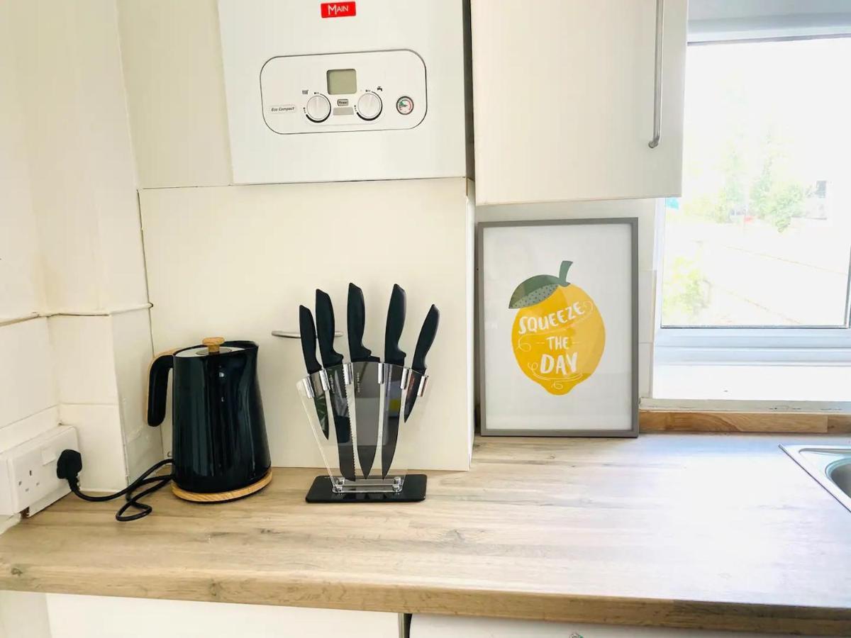 Apartamento Charming Flats With Fast Wifi On The Famous Abbey Road Londres Exterior foto